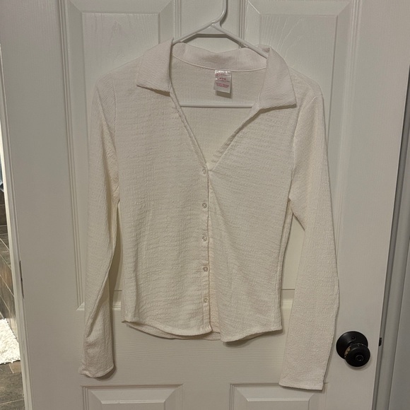 No Boundaries Off-White Button-Down Shirt - Picture 1 of 5